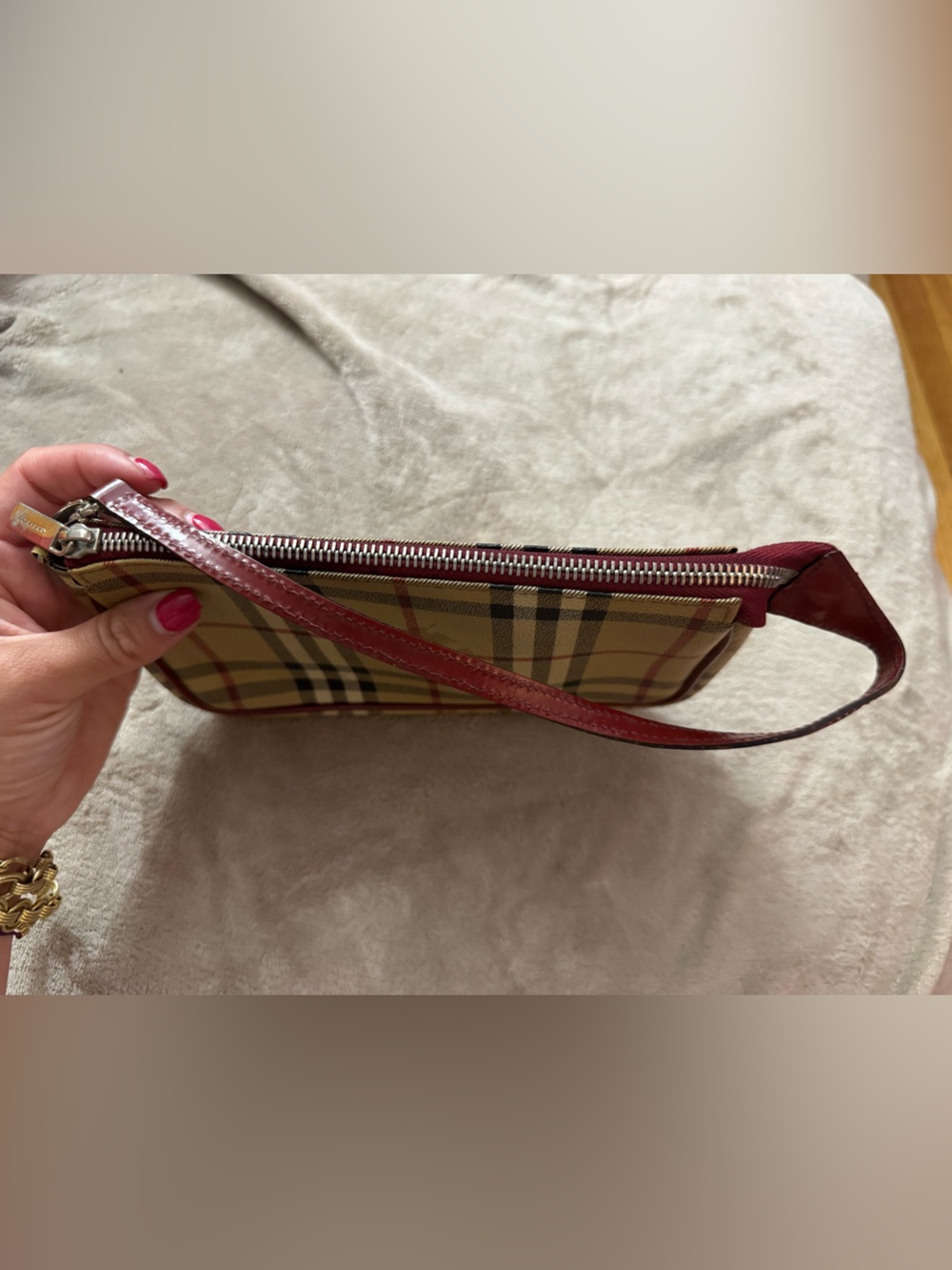 Authentic Vintage BURBERRY
Haymarket Check Pochette - Picture 9 of 9